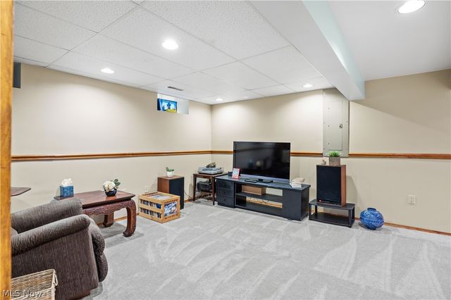 4905 Sassafras Drive, Parma, OH 44129