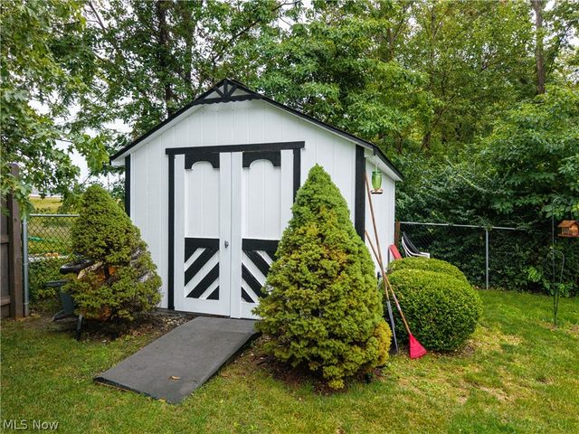 4905 Sassafras Drive, Parma, OH 44129