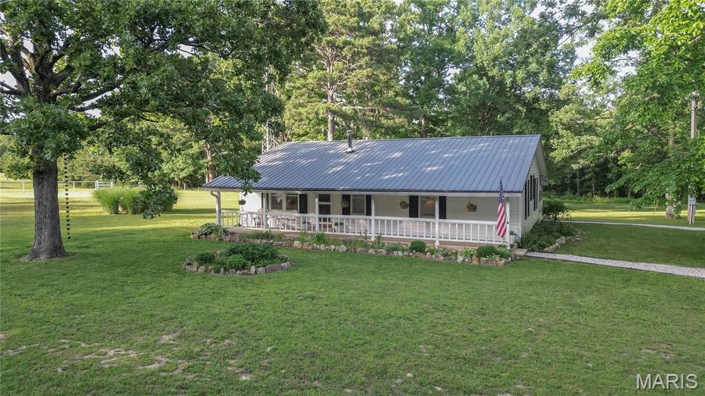 Image 1 of property listing at 9672 Crane Drive, Bucyrus, MO 65444