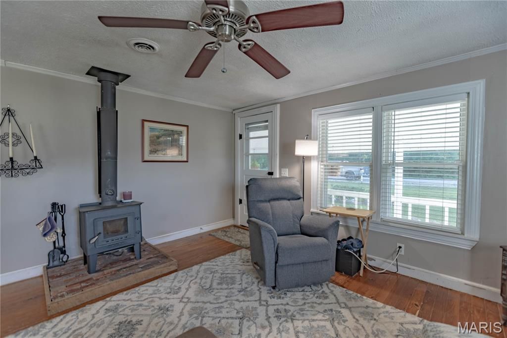 Image 13 of property listing at 9672 Crane Drive, Bucyrus, MO 65444