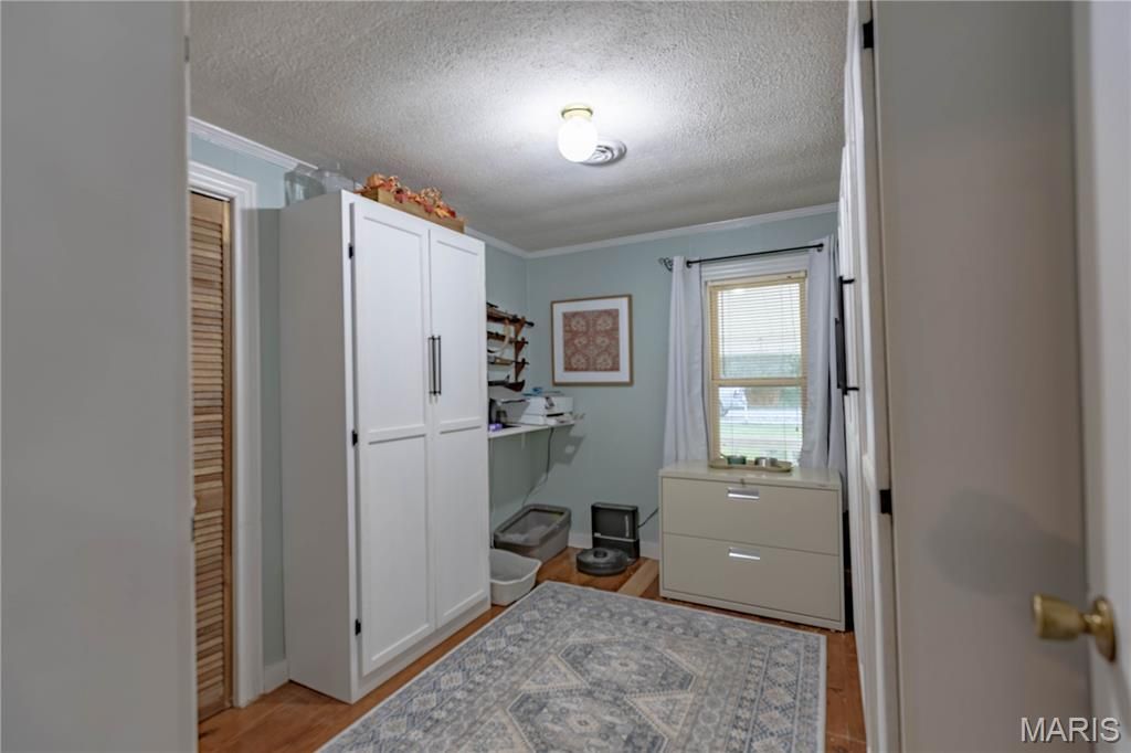 Image 16 of property listing at 9672 Crane Drive, Bucyrus, MO 65444
