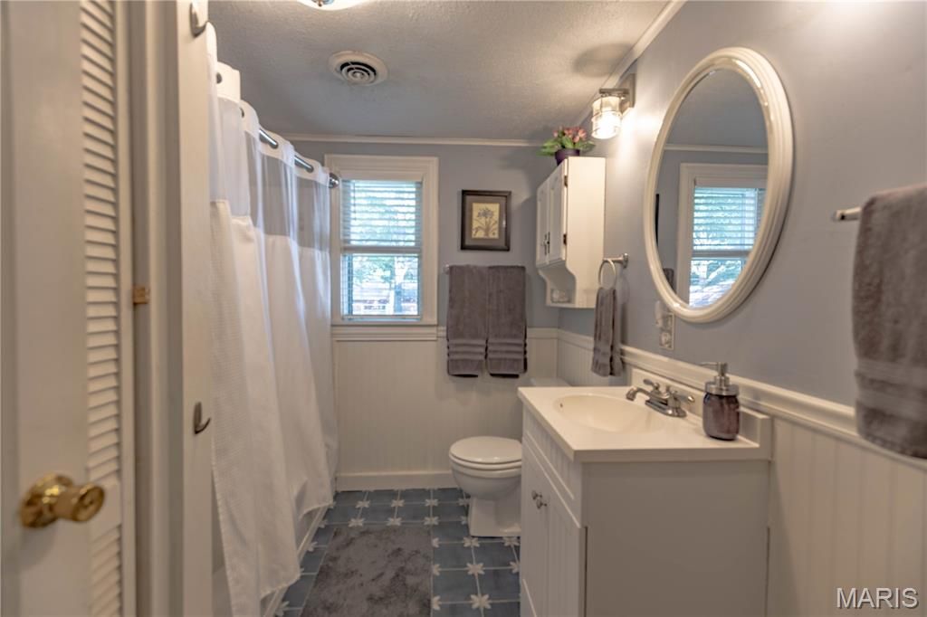 Image 18 of property listing at 9672 Crane Drive, Bucyrus, MO 65444