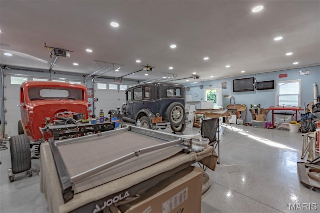 Image 25 of property listing at 9672 Crane Drive, Bucyrus, MO 65444