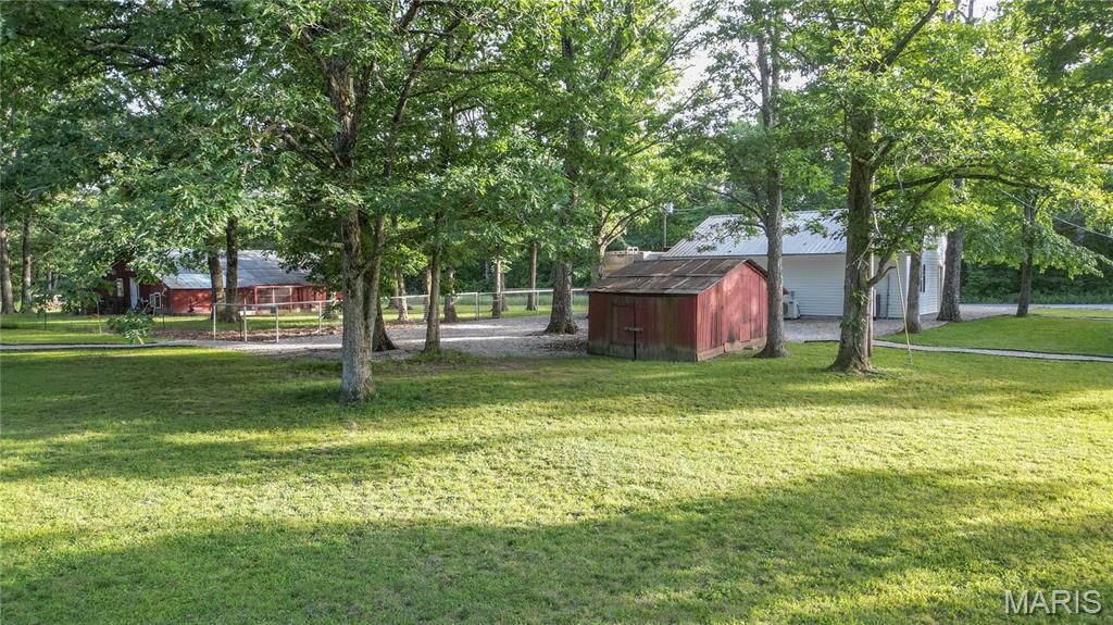 Image 26 of property listing at 9672 Crane Drive, Bucyrus, MO 65444