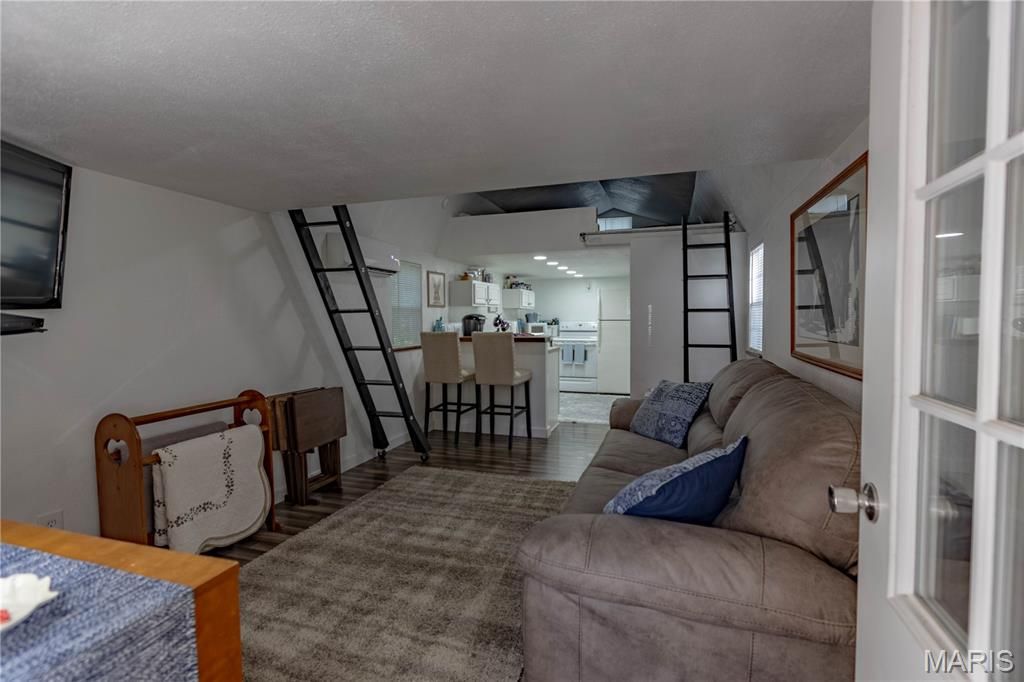 Image 31 of property listing at 9672 Crane Drive, Bucyrus, MO 65444