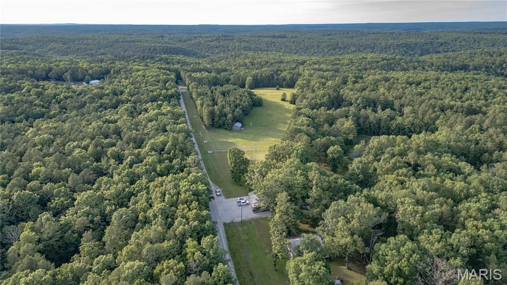 Image 37 of property listing at 9672 Crane Drive, Bucyrus, MO 65444