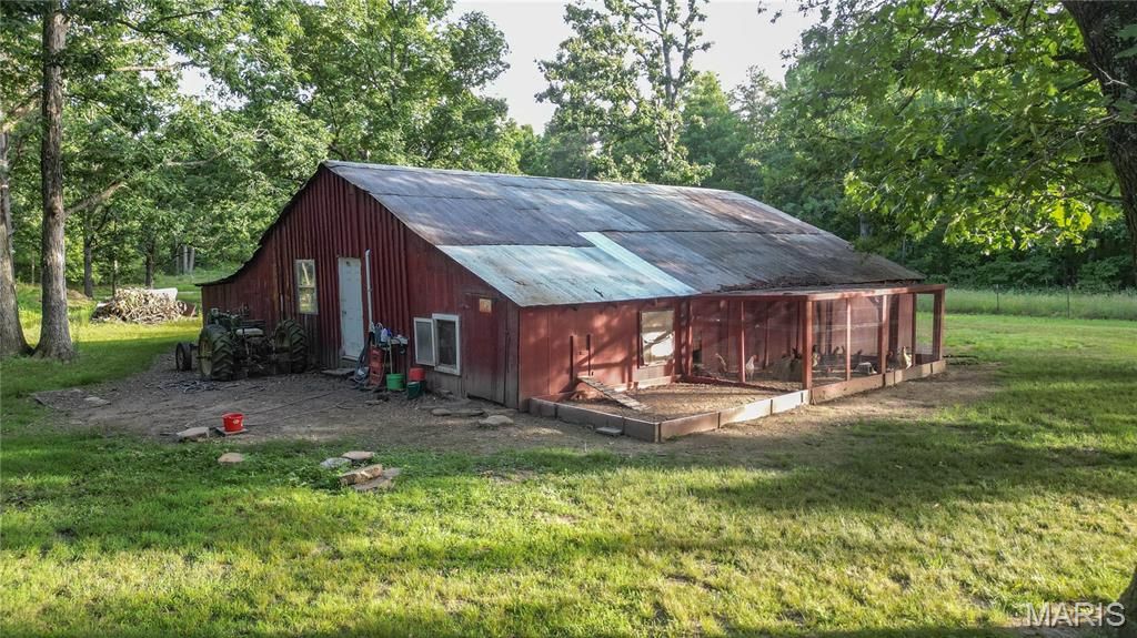 Image 40 of property listing at 9672 Crane Drive, Bucyrus, MO 65444