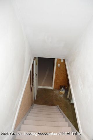 2111 Delta River Drive, Lansing, MI 48906