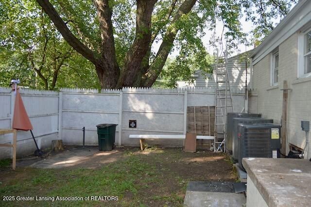 2111 Delta River Drive, Lansing, MI 48906