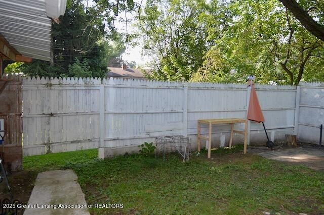 2111 Delta River Drive, Lansing, MI 48906