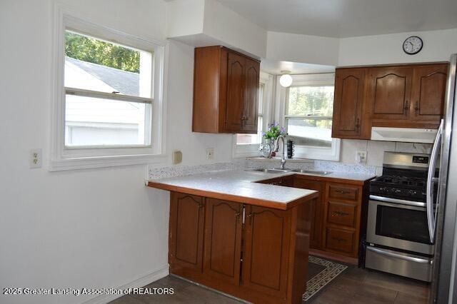 2111 Delta River Drive, Lansing, MI 48906