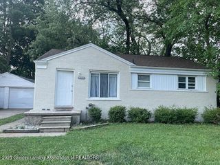 2111 Delta River Drive, Lansing, MI 48906