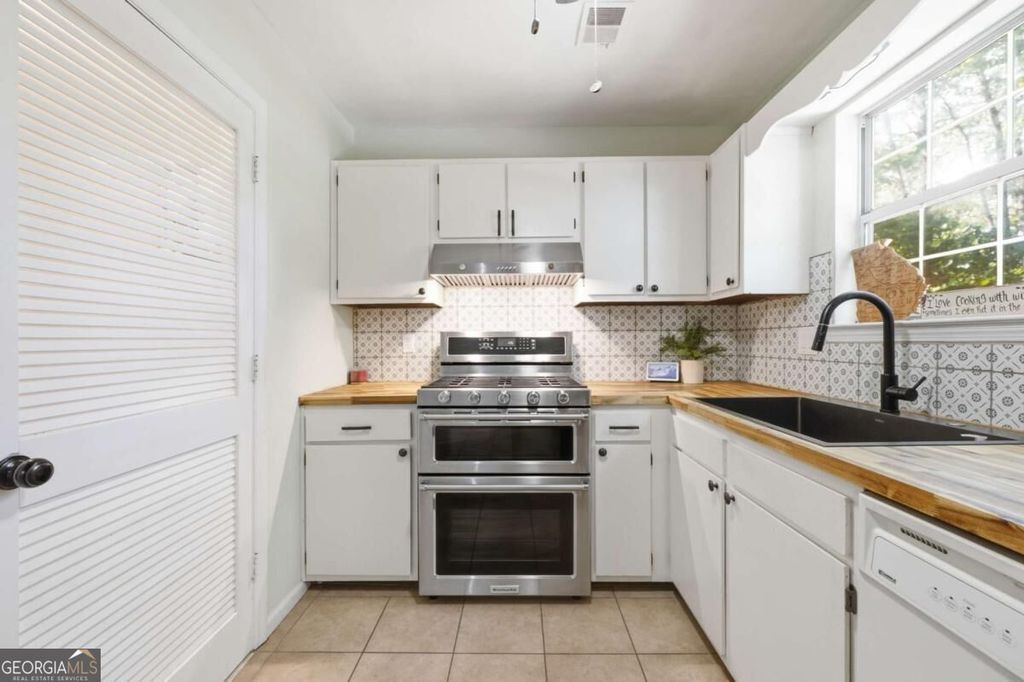 1556 Cedar Bluff Trail, Marietta, GA 30062 — photo 2