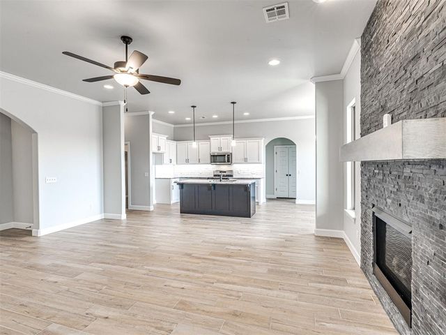7609 Three Woods Lane, Yukon, OK 73099