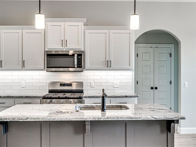 7609 Three Woods Lane, Yukon, OK 73099