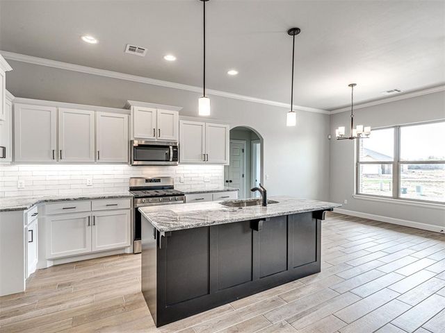 7609 Three Woods Lane, Yukon, OK 73099