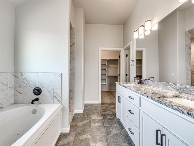 7609 Three Woods Lane, Yukon, OK 73099