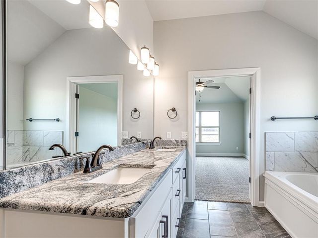 7609 Three Woods Lane, Yukon, OK 73099