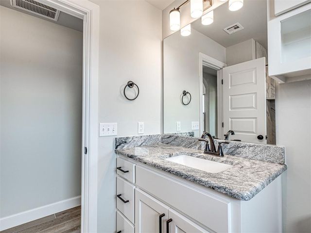 7609 Three Woods Lane, Yukon, OK 73099