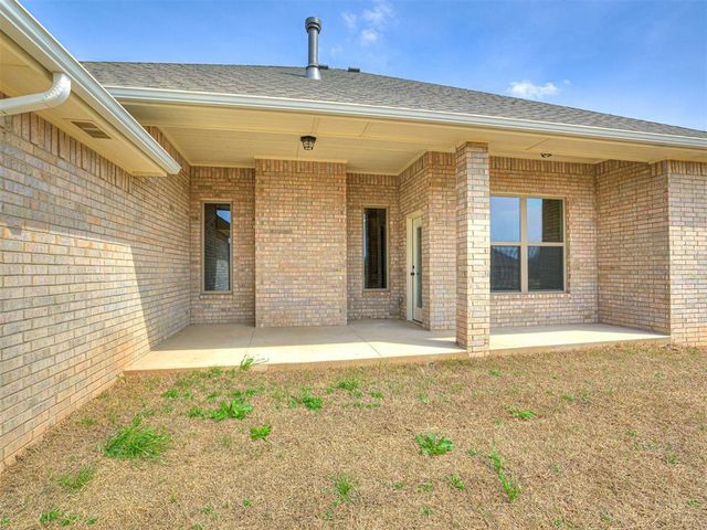 7609 Three Woods Lane, Yukon, OK 73099
