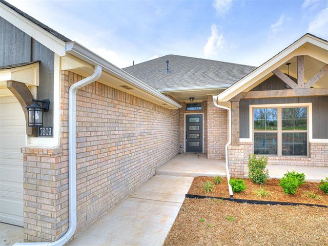 7609 Three Woods Lane, Yukon, OK 73099