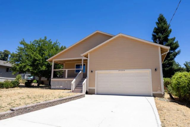19208 Stonegate Road, Hidden Valley Lake, CA 95467