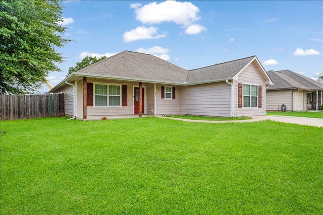 207 Chaffin Street, Bonham, TX 75418