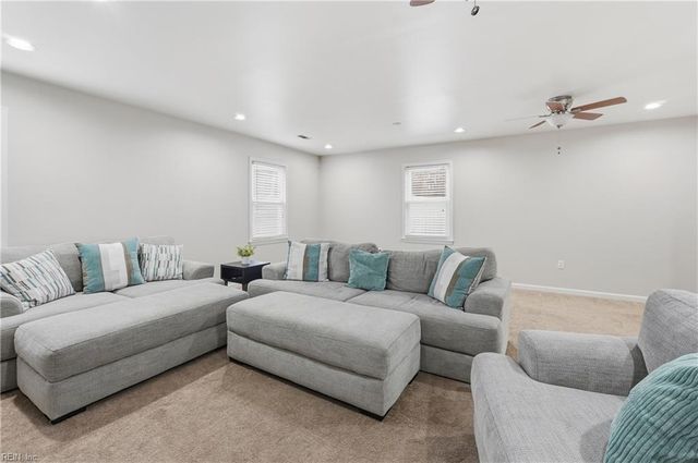 827 Winslow DR, Newport News, VA 23608