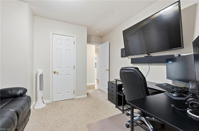 827 Winslow DR, Newport News, VA 23608