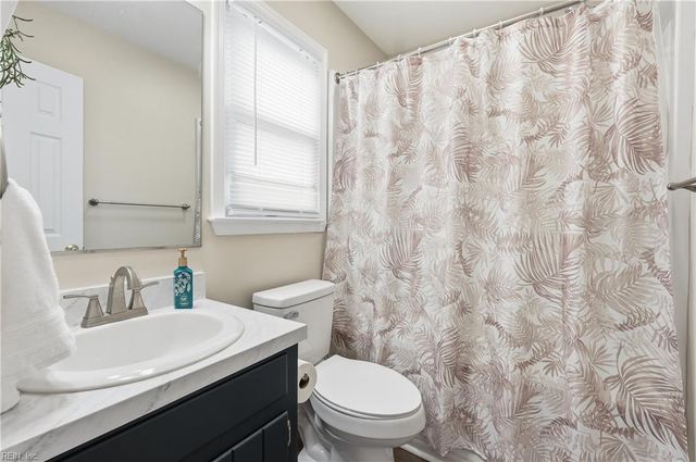 827 Winslow DR, Newport News, VA 23608