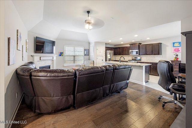 7814 Park Valley Drive, Southaven, MS 38671