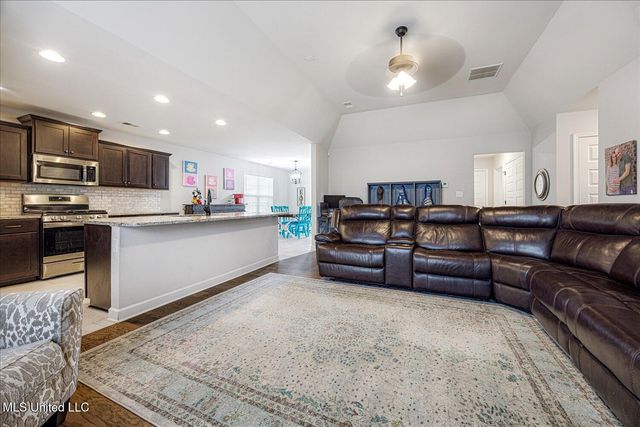 7814 Park Valley Drive, Southaven, MS 38671