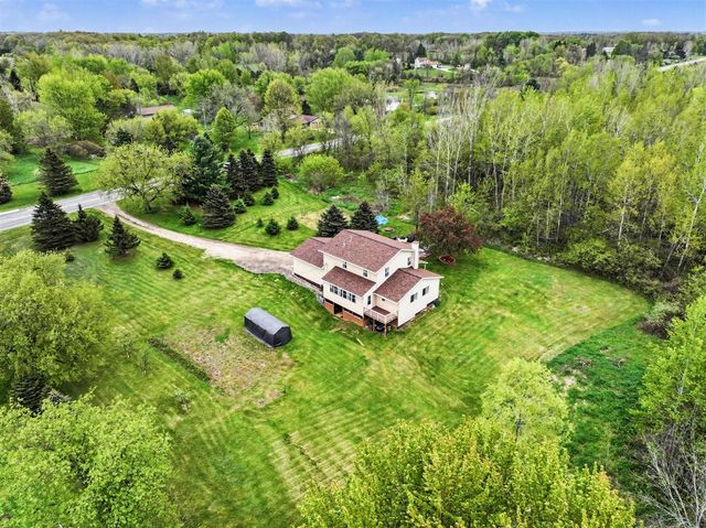12281 Pennington Avenue, Sparta, MI 49345