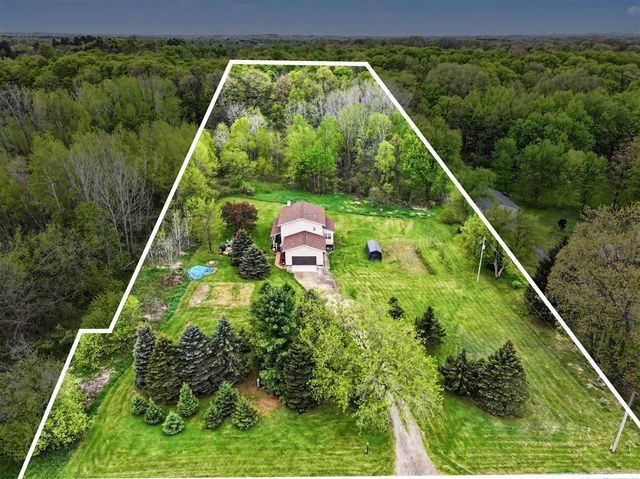 12281 Pennington Avenue, Sparta, MI 49345
