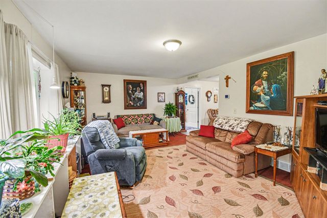 12281 Pennington Avenue, Sparta, MI 49345