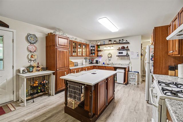 12281 Pennington Avenue, Sparta, MI 49345