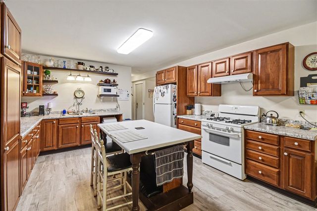 12281 Pennington Avenue, Sparta, MI 49345