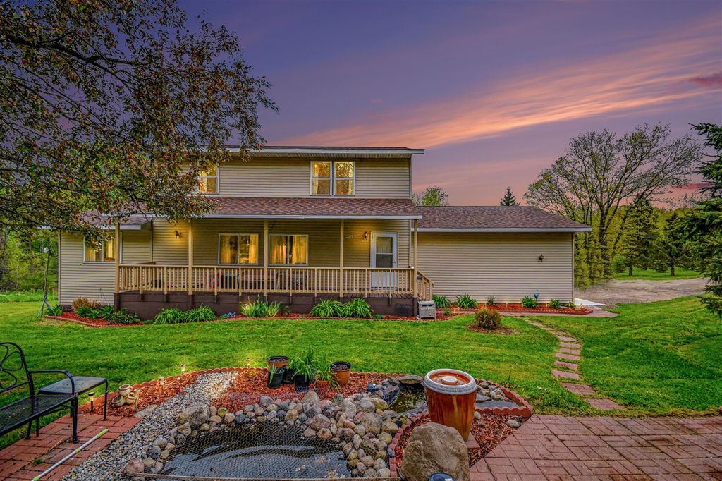 12281 Pennington Avenue, Sparta, MI 49345