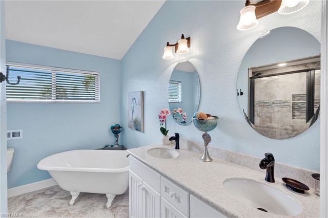 28391 Tasca DR, Bonita Springs, FL 34135