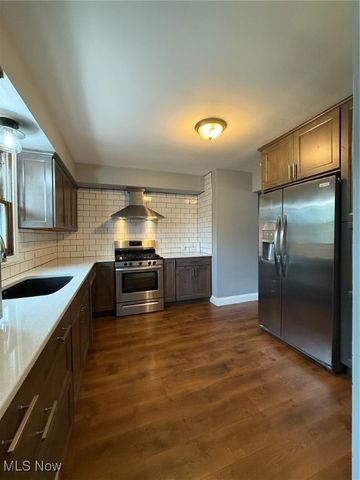 13320 Betty Avenue NW, Uniontown, OH 44685