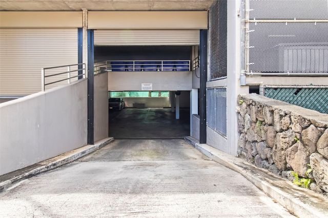 1114 Punahou Street 14A, Honolulu, HI 96826