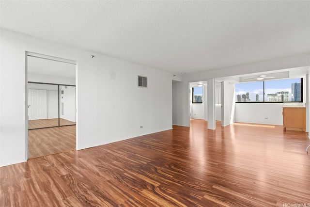 1114 Punahou Street 14A, Honolulu, HI 96826