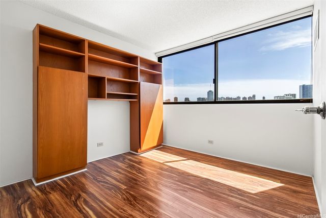 1114 Punahou Street 14A, Honolulu, HI 96826