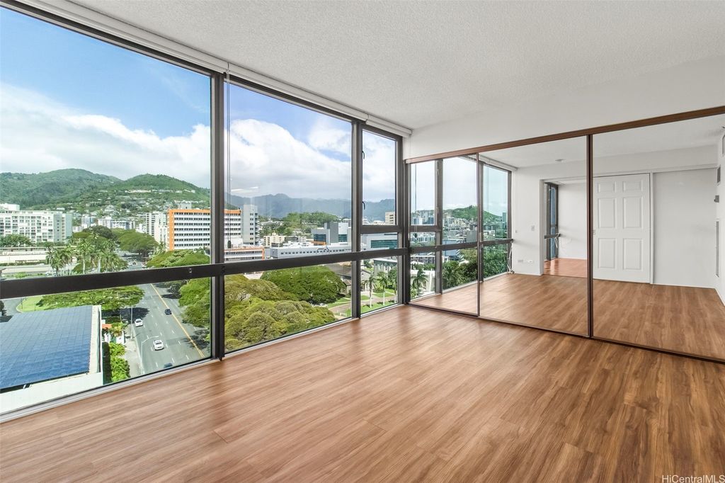 1114 Punahou Street 14A, Honolulu, HI 96826