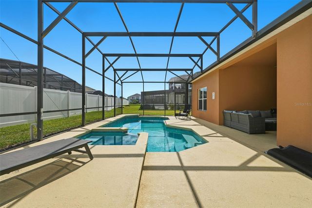872 SUSSEX DRIVE, Davenport, FL 33896