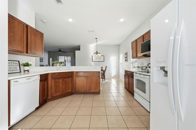 872 SUSSEX DRIVE, Davenport, FL 33896