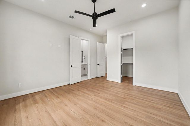 121 Shady Lake Drive, Houston, TX 77336