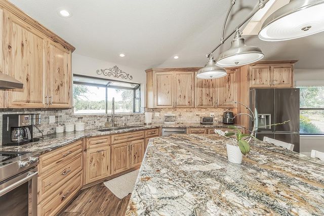 14049 Oak View Drive, Prather, CA 93651