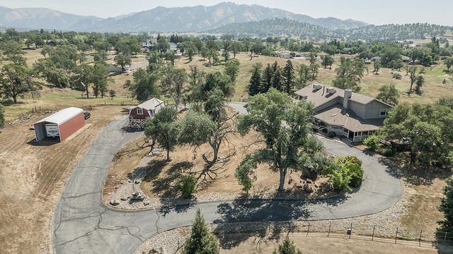14049 Oak View Drive, Prather, CA 93651