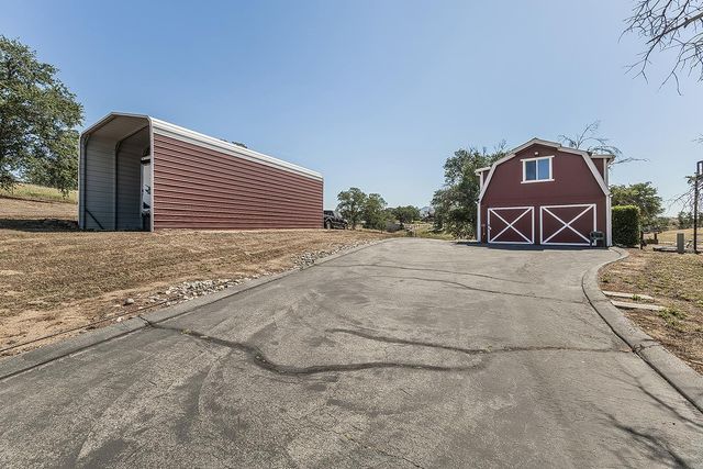 14049 Oak View Drive, Prather, CA 93651